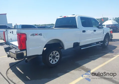 2022 Ford F-250 Xl z USA, uszkodzony, nr VIN 1FT7W2B64NED83140